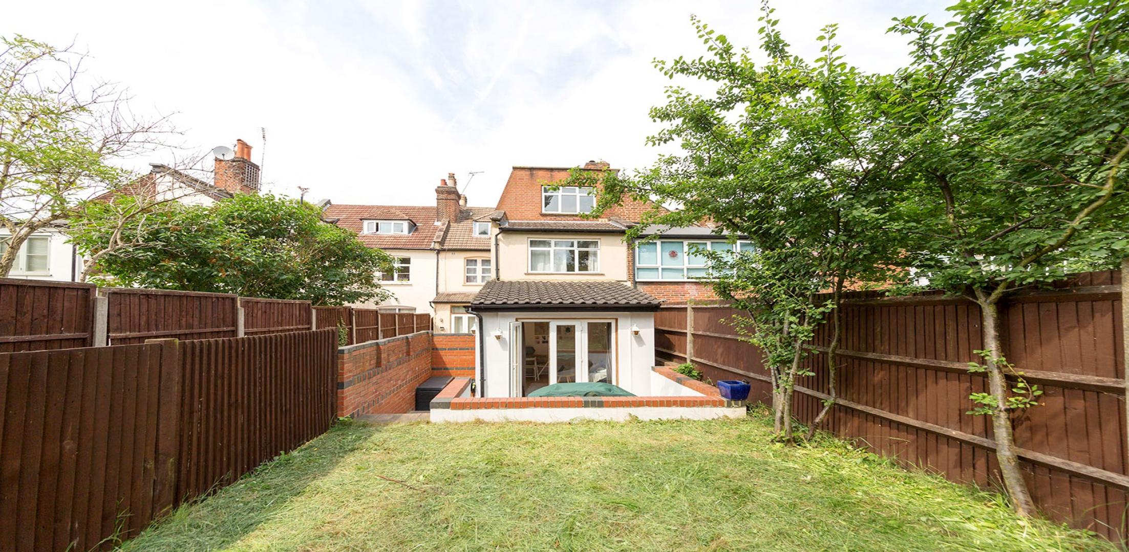 			1 Bedroom, 1 bath, 1 reception Flat			 Grosvenor Gardens, , WILLESDEN GREEN